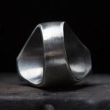 Herren Siegelring mit Goth Kreuz in Edelstah Dunkelgrau Matte Finish - Siegelring-shop
