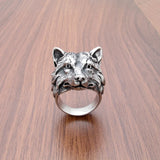 Herrenring aus 316L Edelstahl in Silberoptik mit detailliertem Wolfskopf-Design - Siegelring-shop