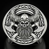 Silberring für Männer mit Wikinger-Symbolik graviertem Piratenschädel