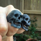 Edelstahl Herrenring im Gotik-Stil mit Totenkopf-Desig - Siegelring-shop