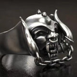 Herrenring in Silberoptik mit Totenkopf Punk-Stil und Kettenverzierung - Siegelring-shop