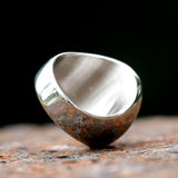 Herren-Siegelring mit Alien-Schädelmotiv aus Edelstahl in Schwarz und Silber - Siegelring-shop