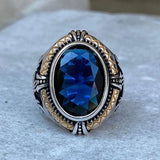 Herrenring mit blauen Kristall und einzigartiger Gravur Geometrisches