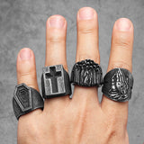 Schwarzer Gebetsring in Edelstahl Siegelring-Stil mit christlichem Kreuz-Motiv für Herren, Gothic-Punk Design - Siegelring-shop
