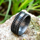 Viking-Ring aus 316L Edelstahl mit eingravierten Runen und Zopfmuster in Silber