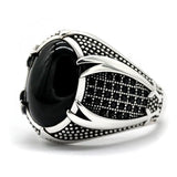 Männerring aus 925er Silber mit ovalem, weißem Stein und schwarze