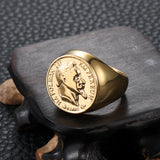 Golden Ring aus Edelstahl mit 3D Reliefemblem von Napoleon III
