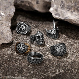 Odin's Crow Ring mit Norse Runes Edelstahl mit goldenen Drakkar-Design