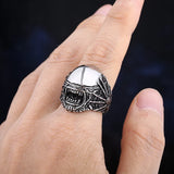 Handgefertigter Skull-Signet-Ring aus 316L Edelstahl mit glänzender Oberfläch - Siegelring-shop