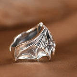 Skull Bat Ring aus Silber mit detaillierter Gravur