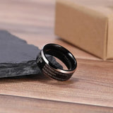 Schwarzer Titanring für Herren mit Kreuz und Vaterunser-Gravu 8mm Breite - Siegelring-shop