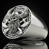 Silberring für Männer mit Wikinger-Symbolik graviertem Piratenschädel