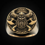 Silberring für Männer mit Wikinger-Symbolik graviertem Piratenschädel