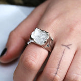 Ring mit einzigartigem Stein-Design in Schwarz