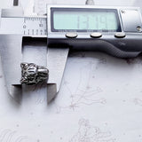 # Silberner Männer Ring mit Löwenkopf-Design und Saphir-Augen – 925 Sterling Silber Schmuckstück für starke Persönlichkeiten