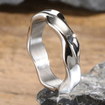 Ring für Männer Oxidierter verdrehter Edelstahl-Fingerband in Schwarz und Silber