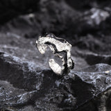 # Offener Ring für Männer und Frauen aus Edelstahl mit unregelmäßiger Lava-Struktur und verstellbarem Design in Schwarz und Silber
