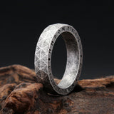 NordischerRune Ring 316L Edelstahl Geprägter Amuletring in Anthrazit