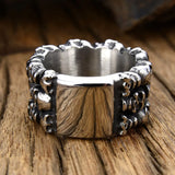 Męski pierścień ze stali nierdzewnej z motywem czaszki