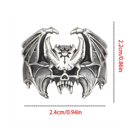 Skull Bat Ring aus Silber mit detaillierter Gravu