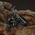 Gothic Skull-Ring aus Edelstahl mit Maske und Hörnern