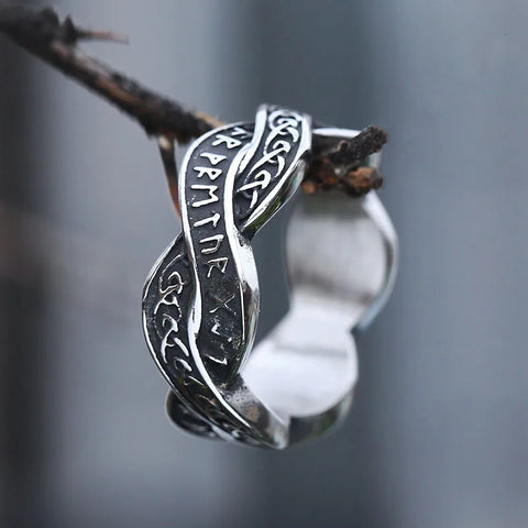 Edelstahl Ring mit Wikinger Runen und kreativem Design
