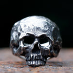 Herrenring im Vintage-Stil mit Totenkopf, Edelstahl, Gothic Biker-Signet in Silberoptik - Siegelring-shop