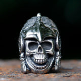 Männer-Ring mit Totenkopf-Design aus hochwertigem Edelstahl – Silberfarben, detailreiche Gravur und Kriegshelm-Emblem - Siegelring-shop