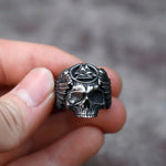 Herrenring Aus 316L Edelstahl Mit Einzigartigem Totenkopf-Design Und Valknut-Symbol - Siegelring-shop