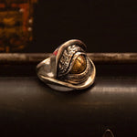 Drachenauge Ring aus Silber mit goldenem Emblem