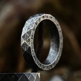 NordischerRune Ring 316L Edelstahl Geprägter Amuletring in Anthrazit