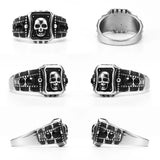 # Skull Herrenring aus Edelstahl mit schwarzem Stein - Gothic Punk Stil, handgefertigt, einzigartiges Emblem in Silber