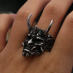 Gothic Skull-Ring aus Edelstahl mit Maske und Hörnern