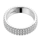 # Modischer Moissanite Ring aus 925 Sterlingsilber mit funkelndem Eternity-Design in Silberfarbe