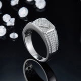 Diamantierter Herrenring aus 925er Sterling Silber mit geometrischem Design und Glitz