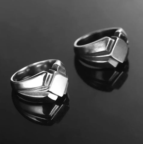 Geometric rhombus ring for men made of oxidized silver