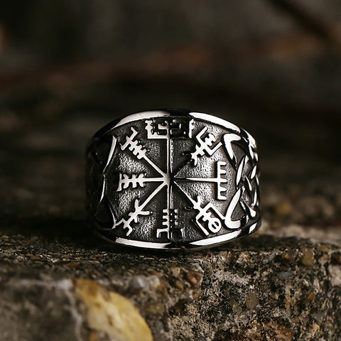 Viking Kompassring aus Edelstahl mit keltischem Knoten und inschriftlichem Emble