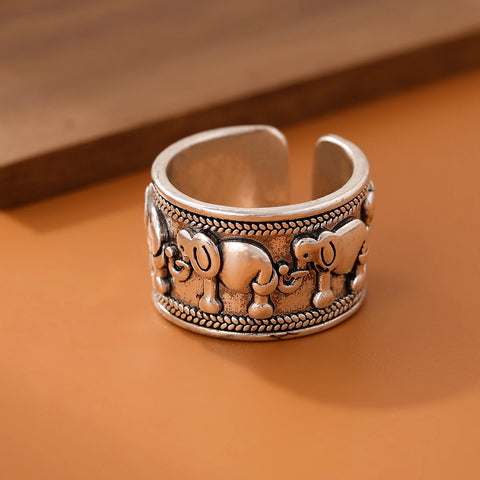 Retro elephant ring made of 925 sterling silver in Thai style