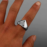 Edelstahl Siegelring mit Valknut-Symbol im minimalistischen Stil - Siegelring-shop