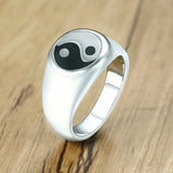 Herrenring aus Edelstahl mit Tai Chi Yin Yang Symbol in Silber - Siegelring-shop