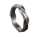 Ring für Männer Oxidierter verdrehter Edelstahl-Fingerband in Schwarz und Silber