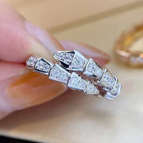 Ring made of 925 silver with style and diamond-like