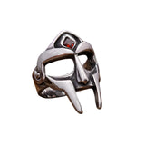 Gothic MF DOOM Maske Ring aus Edelstahl mit rotem Stein