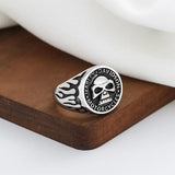 # Retro Biker Skull Ring aus Edelstahl in Silber mit Harley Davidson Logo und Gothic Design für Männer