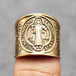 Saint Benedict Exorzismus Ring Set aus Edelstahl Gold und Silberfarbene