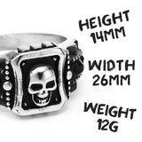 # Skull Herrenring aus Edelstahl mit schwarzem Stein - Gothic Punk Stil, handgefertigt, einzigartiges Emblem in Silber