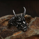 Gothic Skull-Ring aus Edelstahl mit Maske und Hörnern