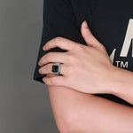 Edelstahlring für Herren mit Schwarzem Onyx-Edelstein - Siegelring-shop